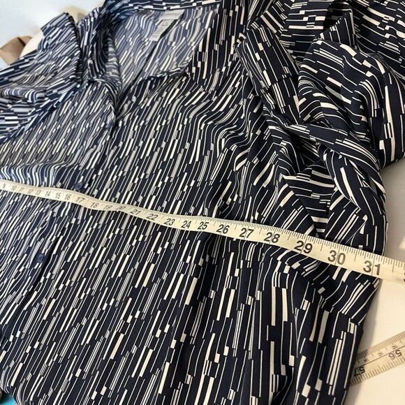 Catherine’s Printed Navy Button Down Blouse Size 4X - Picture 5 of 6
